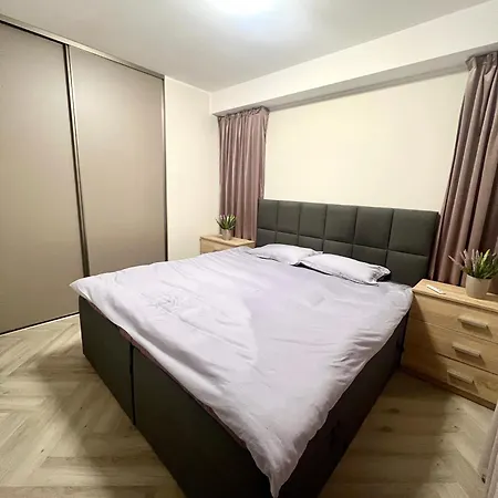 Апартаменты Stylish 1 Bedroom With Full Kitchen And Bathroom In Kadriorg, Centre *