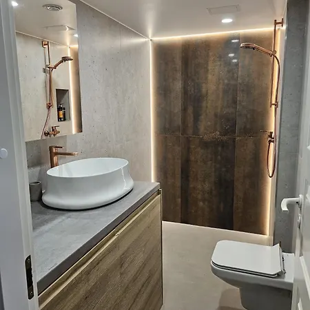 Appartamento Stylish 1 Bedroom With Full Kitchen And Bathroom In Kadriorg, Centre Reval