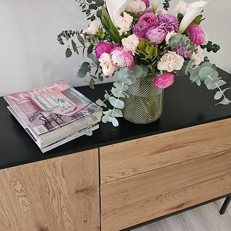 Апартаменты Stylish 1 Bedroom With Full Kitchen And Bathroom In Kadriorg, Centre Таллин