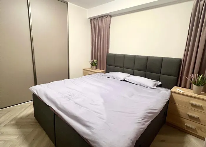 Апартаменты Stylish 1 Bedroom With Full Kitchen And Bathroom In Kadriorg, Centre *