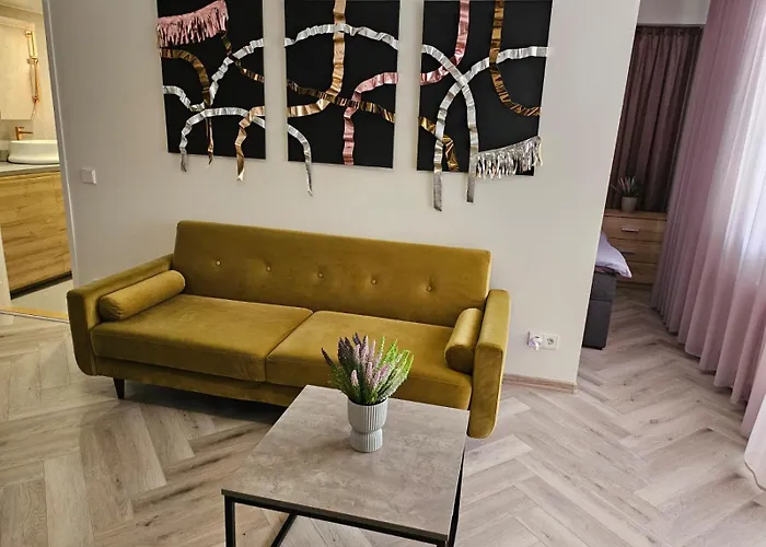 Stylish 1 Bedroom With Full Kitchen And Bathroom In Kadriorg, Centre Reval