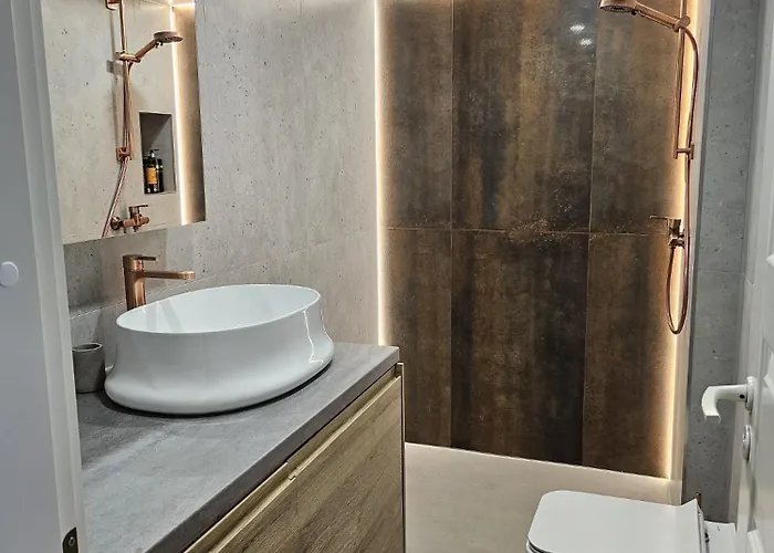 公寓 Stylish 1 Bedroom With Full Kitchen And Bathroom In Kadriorg, Centre 塔林