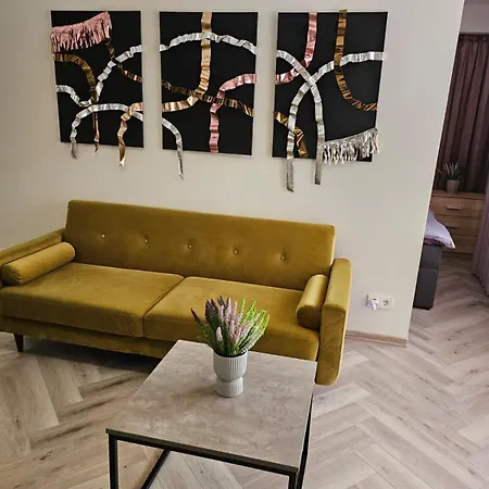 Stylish 1 Bedroom With Full Kitchen And Bathroom In Kadriorg, Centre Tallin